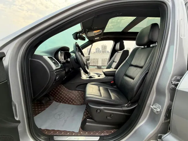 Jeep Grand Cherokee — Фото автомобиля 8