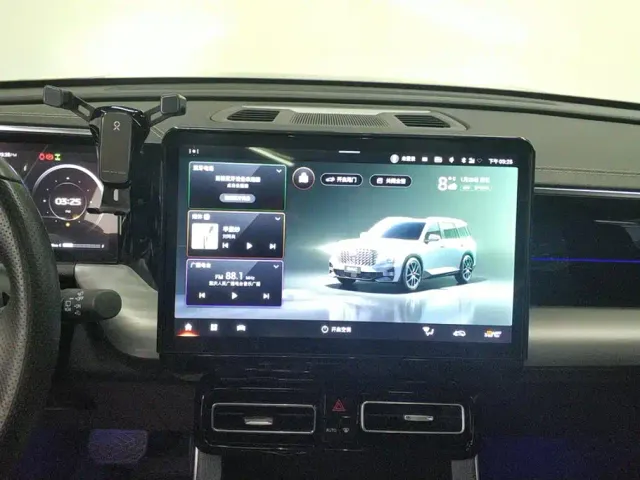 GAC Trumpchi GS8 — Фото автомобиля 13