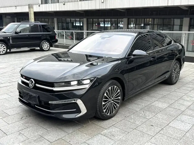 Фотография автомобиля — Volkswagen Magotan