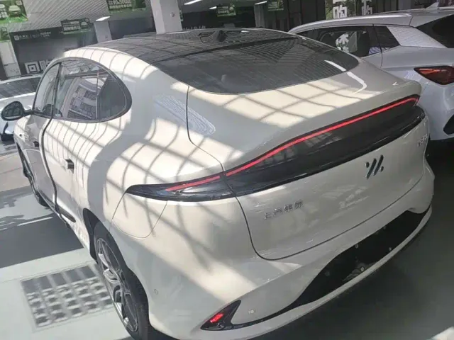 IM Motors LS6 — Фото автомобиля 4