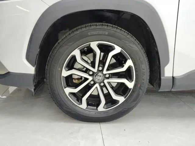 Toyota Frontlander — Фото автомобиля 6