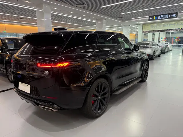 Land Rover Range Rover Sport — Фото автомобиля 12