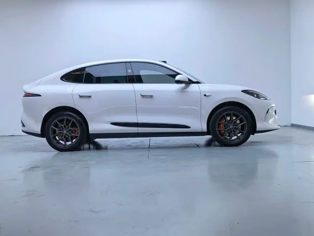 IM Motors LS6 — Фото автомобиля 4