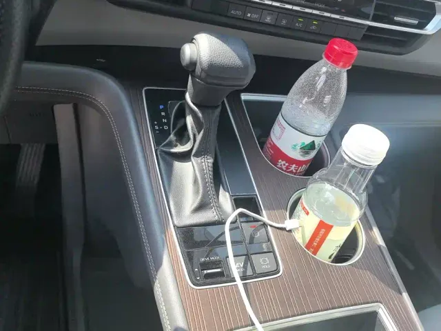 Toyota Granvia — Фото автомобиля 16