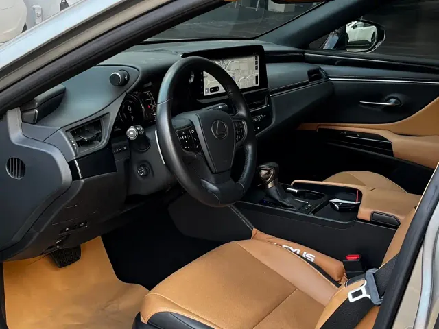 Lexus ES — Фото автомобиля 15