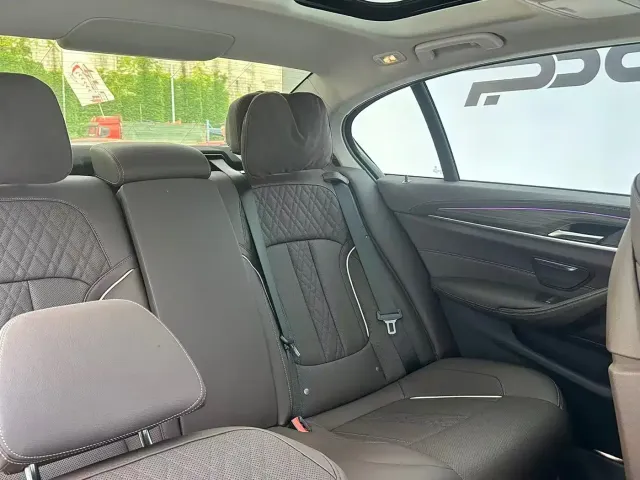 BMW 5 Series — Фото автомобиля 19
