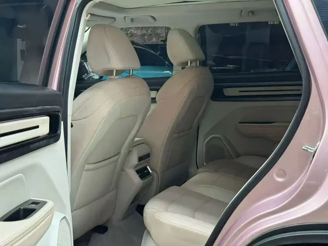 Geely ICON — Фото автомобиля 5