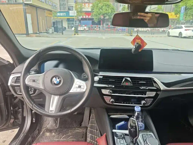 BMW 5 Series — Фото автомобиля 6