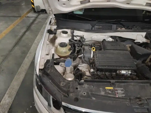 Volkswagen Lavida — Фото автомобиля 20