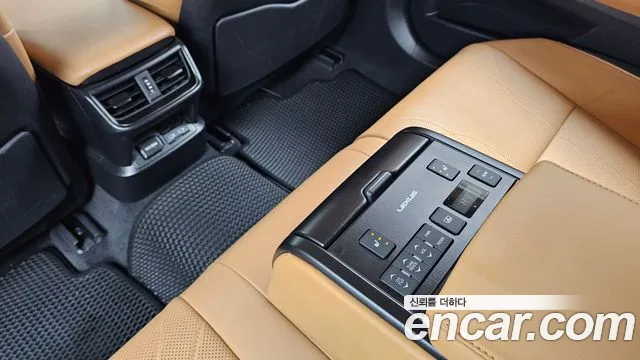 Lexus ES Generation 7 — Фото автомобиля 19