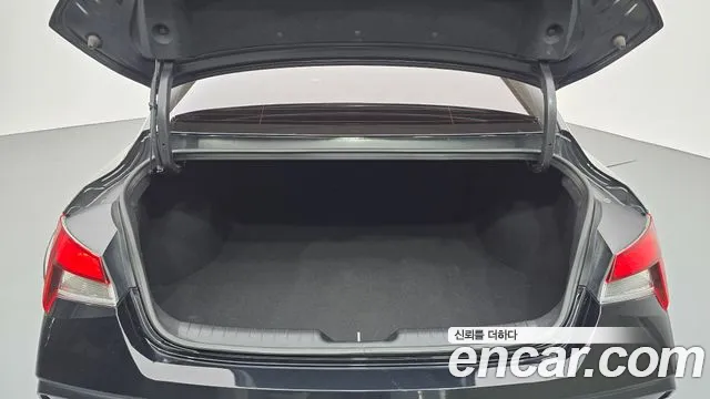 Hyundai Avante CN7 — Фото автомобиля 20