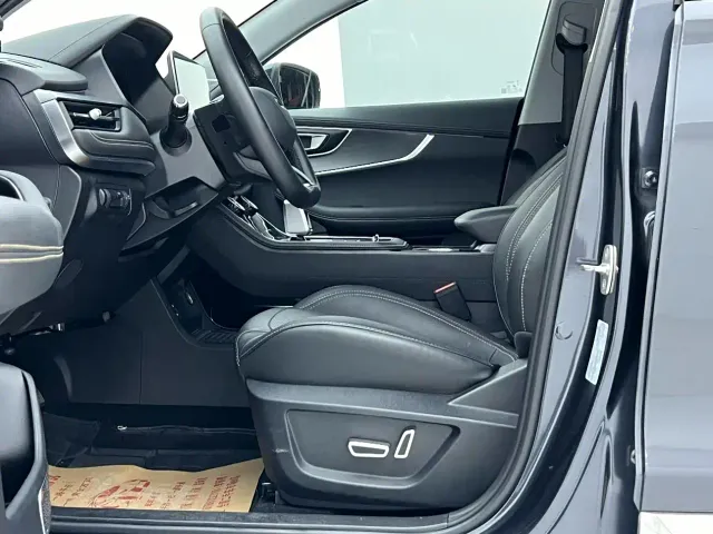 Chery Tiggo 8 — Фото автомобиля 8
