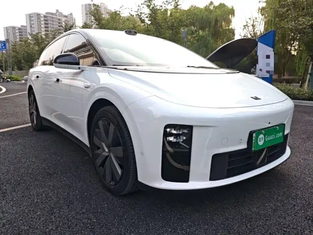 Li Auto i6 — Фото автомобиля 3