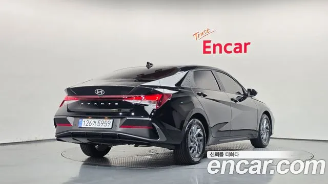 Hyundai Avante — Фото автомобиля 2
