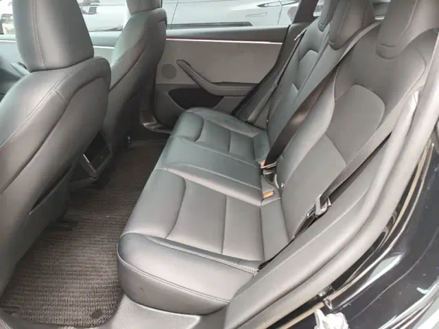 Tesla Model 3 — Фото автомобиля 16