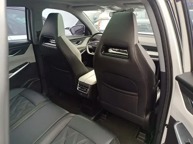 Changan CS75 Plus — Фото автомобиля 8