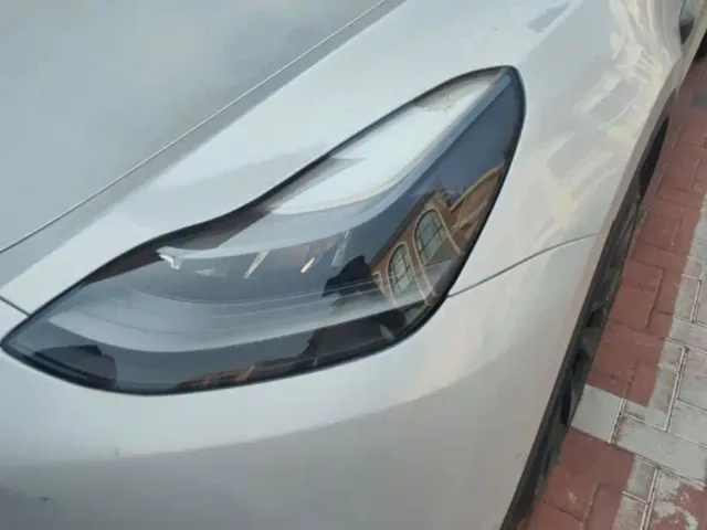 Tesla Model Y — Фото автомобиля 5