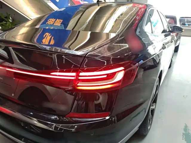 Volkswagen Passat — Фото автомобиля 7