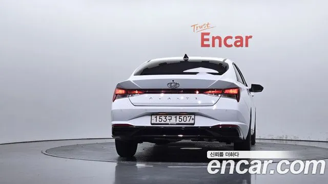 Hyundai Avante CN7 — Фото автомобиля 4