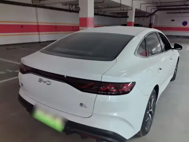 BYD Qin L — Фото автомобиля 6