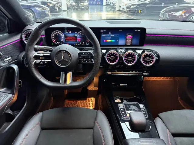 Mercedes-Benz A-Class — Фото автомобиля 11
