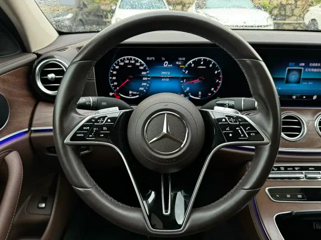 Mercedes-Benz E-Class — Фото автомобиля 15