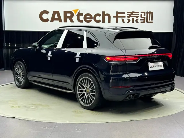 Porsche Cayenne — Фото автомобиля 3