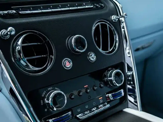 Rolls-Royce Cullinan — Фото автомобиля 12