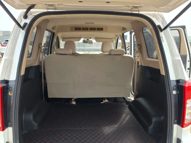 Wuling Hongguang — Фото автомобиля 11