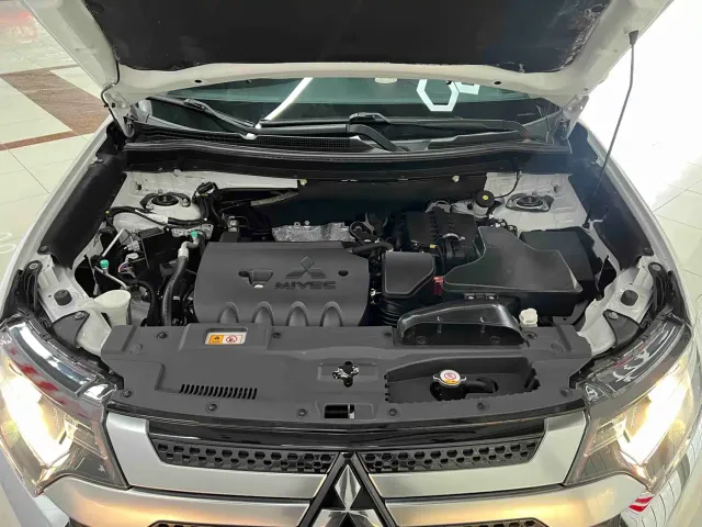 Mitsubishi Outlander — Фото автомобиля 21