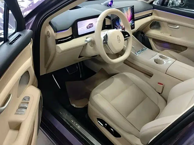 Aito M5 — Фото автомобиля 14