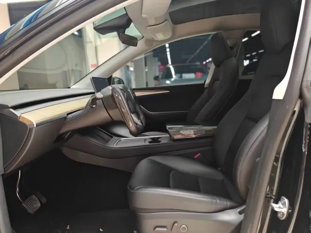 Tesla Model Y — Фото автомобиля 7