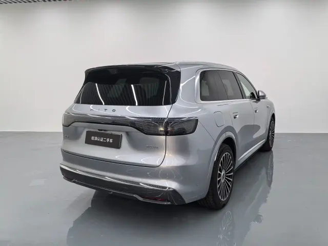 Aito M8 — Фото автомобиля 3