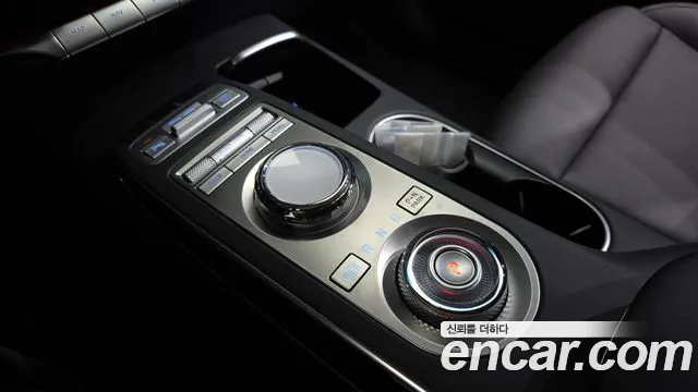 Genesis GV70 — Фото автомобиля 9