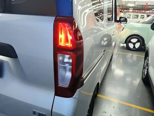 Wuling Motors Wuling Zhiguang NEV 2025 Standard Version — Фото автомобиля 7