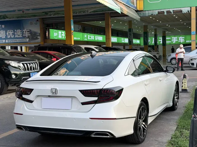 Honda Accord — Фото автомобиля 13