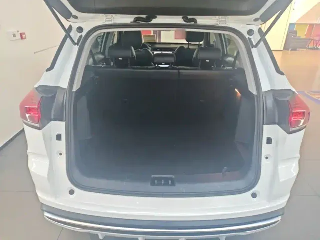 Geely Boyue — Фото автомобиля 18