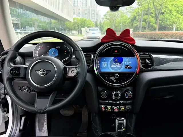 MINI Hatch — Фото автомобиля 13