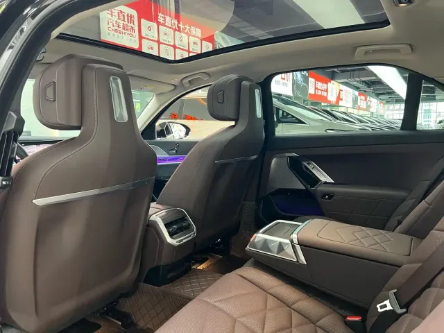 BMW 7 Series — Фото автомобиля 11