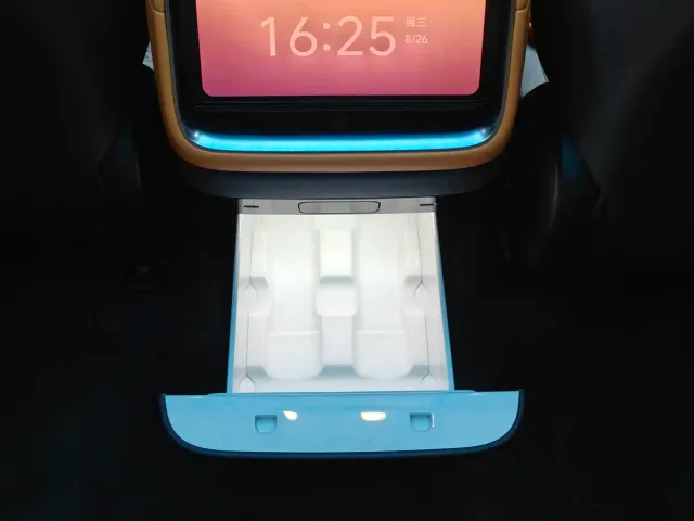 Xiaomi YU7 — Фото автомобиля 12