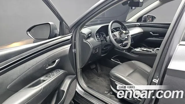Hyundai Tucson Tucson (NX4) Бензин 1.6 турбо 2WD — Фото автомобиля 10