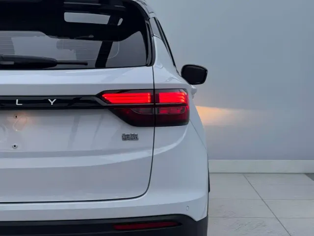 Geely Binyue — Фото автомобиля 4