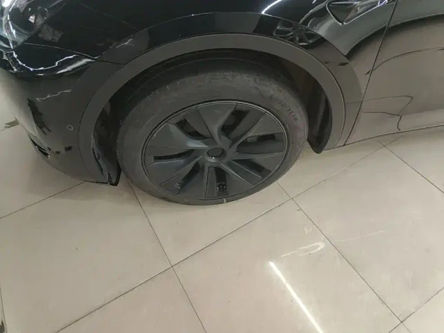 Tesla Model Y — Фото автомобиля 22