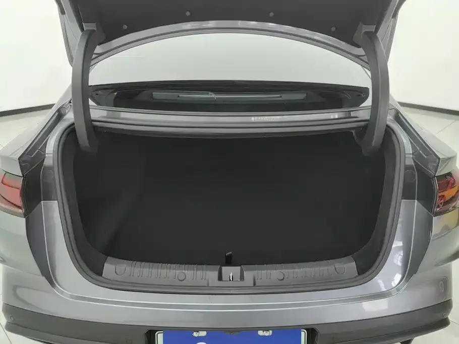 BYD Qin L 2024 DM-i 80KM Leading Edition — Фото автомобиля 4