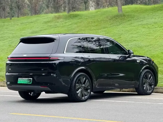 Li Auto L8 — Фото автомобиля 7