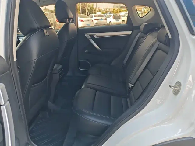 Geely Binyue — Фото автомобиля 16