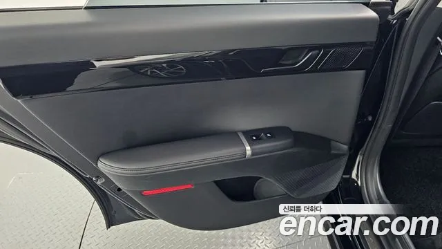Hyundai Grandeur Grandeur (GN7) 2.5 Бензин 2WD — Фото автомобиля 25