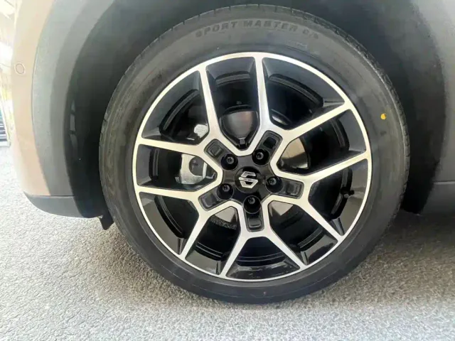 Leapmotor A10 — Фото автомобиля 6