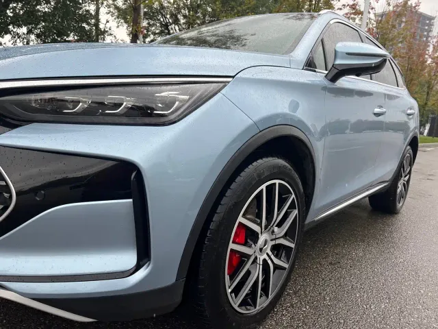 BYD Tang — Фото автомобиля 4