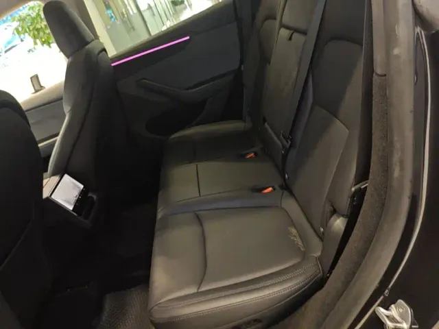 Tesla Model Y — Фото автомобиля 16